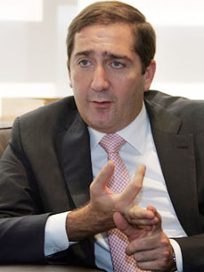 سمير الرفاعي احذر من حولك