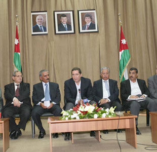 الرفاعي يلتقي ممثلي الفعاليات الشعبية والرسمية في عجلون ويتفقد عددا من المشروعات التنموية