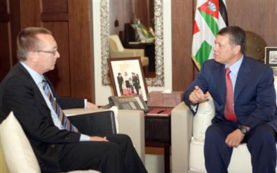 الملك يستقبل مساعد وزيرة الخارجية الاميركية