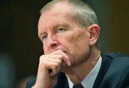 استقالة مدير الاستخبارات الاميركية بعد سلسلة اخطاء داخل الاجهزة