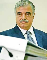 "السياسة": محكمة الحريري تعتزم استدعاء لحود والشرع والمعلم وقيادات بحزب الله