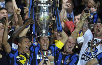 إنتر ميلان يهزم بايرن ميونيخ بثنائية ويتوج بلقب دوري أبطال أوروبا