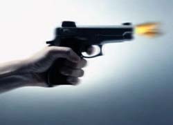 شرطي يطلق النار على نفسه بعد اصابة زميله بالخطأ