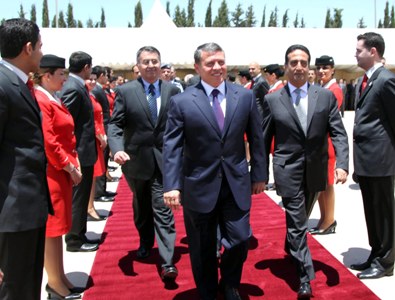 الملك يطلع على طائرتي ايرباص 330 انضمتا الى اسطول الملكية الاردنية