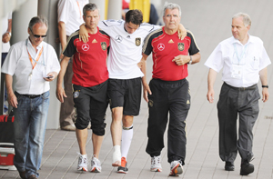 المانيا تفقد تراش للاصابة.. والجزائري مغني يغيب عن النهائيات