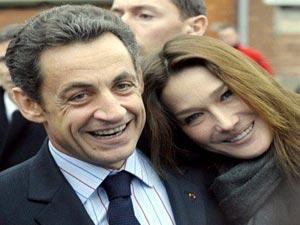 زوجة ساركوزي تشرح الجنس بأربع لغات على "يوتيوب"