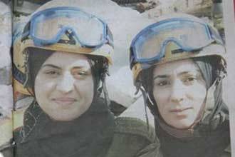 فتيات عربيات بينهن محجبات يشاركن في المناورات الإسرائيلية