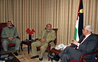 ستكون الأولى منذ 2006..مصادر مقربة من عباس تكشف عن نيته زيارة غزة