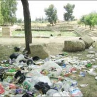 الإهمال يحول موقع أثري في جرش إلى مصيدة للأطفال ومكب للنفايات