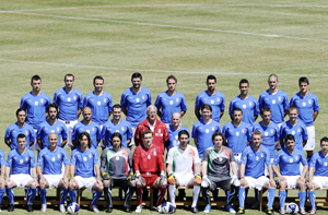 ايطاليا حاملة لقب غير مرشحة