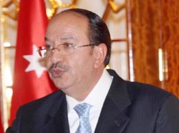 العموش: لدينا 330 الف عامل وافد منهم 120 الف مخالف للقانون