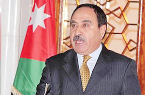 الفايز يعلن منح الزيادات السنوية لعمال الملاريا بأثر رجعي اعتبارا من بداية العام