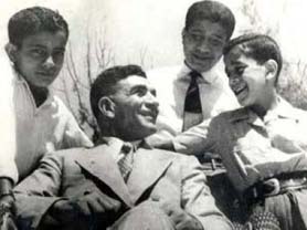 صدق أو لا تصدق..أبناء زعماء مصر بائعي طعمية وسائقي تاكسي ومتسولين