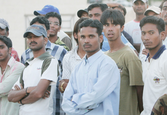 الترجمة تحرم العمال الآسيوين من حقوقهم