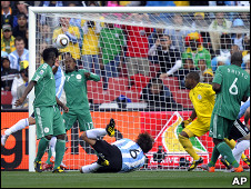 الأرجنتين تتخطى نيجيريا بفوز باهت