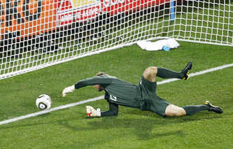 خطأ غرين يمنح الولايات المتحدة التعادل مع انكلترا