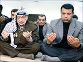 عرفات لدحلان قبل وفاته: "يامحمد..قاتل أبيه لا يرث"!!