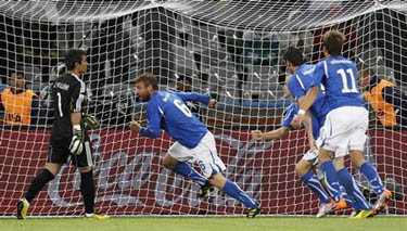 ايطاليا حاملة لقب كأس العالم تنجو من الخسارة أمام باراجواي