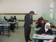 طالبات يعتصمن في جبل عمان اثر قرار بمنع زميلات لهن من دخول الامتحانات