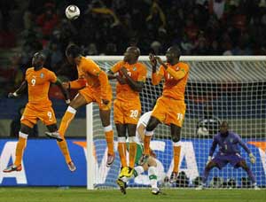 "السلبية" تطغى على مواجهة البرتغال وساحل العاج