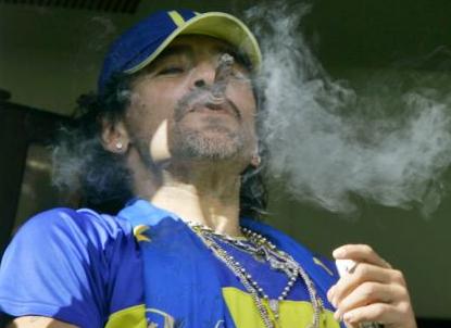 مارادونا .. بين "كاريزما" اللاعب المبدع وسطوة المدرب المجنون