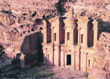 700 مليون دينار الدخل السياحي في الربع الاول من العام الحالي