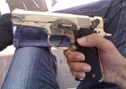 القاهرة: مذيع أردني وزوجته سرقا مصوغات ذهبية تحت تهديد السلاح