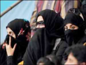 "1.5 مليار دولار" إنفاق السعوديات على مستحضرات التجميل سنوياً