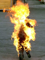 شخص يضرم النار في نفسـه والقبض على لص في اربد