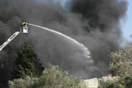 طريق وقائي من الحرائق بمحاذاة نهر الاردن