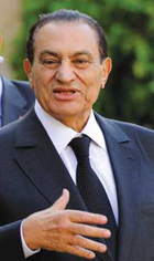 مبارك في زيارة مفاجئة لفرنسا قد تشمل فحوصا جديدة