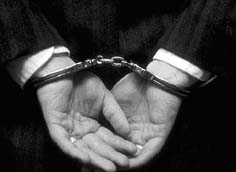 توقيف موظف في بلدية بلعما لاعتدائه على رئيس بلديتها