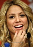 شاكيرا تعلق آمالها على تنبؤات الأخطبوط بول