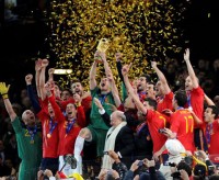 أسطورة الأخطبوط مستمرة..أنيستا يدخل الأسبان التاريخ