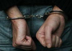 صاحب اسبقيات يعتدي على المارة ويصيب 4 أشخاص في السلط