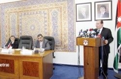 الحكومة تتعهد باعادة الناخبين المتجاوزين لاماكن تسجيلهم الأصلية