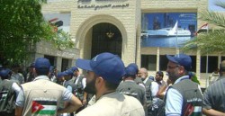 مصر تمنع"انصار 1" من المرور و"النقابات" تطالب الحكومة بـ"التدخل"