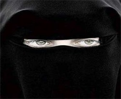 منع الطالبات المنقبات من الدخول إلى الجامعات السورية