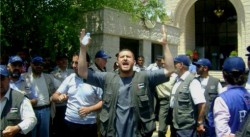 فعاليات نقابية وحزبية تستقبل "انصار1" امام السفارة المصرية عصر اليوم