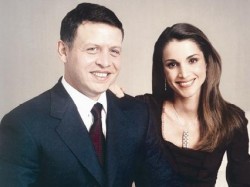 الملك والملكة يعودان الى الوطن