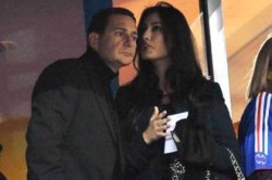 وزير الهجرة الفرنسي.. منع النقاب وقد يعلن إسلامه ليتزوج تونسية