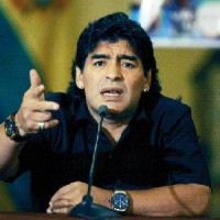 مارادونا يخرج عن صمته ويهدد بالرحيل عن تدريب الأرجنتين