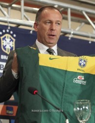 مينيزيس يتولى تدريب البرازيل ويبدأ عهد "التجديد التدريجي"