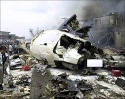 تحطم طائرة ركاب باكستانية على متنها 152 شخصا