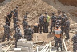 "المهندسين": الجدار المنهار غير مرخص ومالك المبنى بناه بشكل شخصي