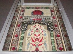 صيدلاني اردني يبتكر سجادة صلاة تجنب السهو