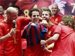 بويول يهدد فينجر : ستدفع ثمن إبقائك علي فابريجاس غالياً