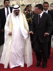 جلالة الملك في مقدمة مودعي خادم الحرمين الشريفين