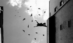 زوج مخمور يحاول الانتحار بعد مشاجرة مع زوجته في الزرقاء