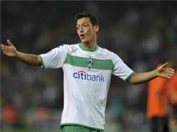 بريمن يفسد محاولات الريال لعرقلة برشلونة ويرفض عرضه لضم أوزيل